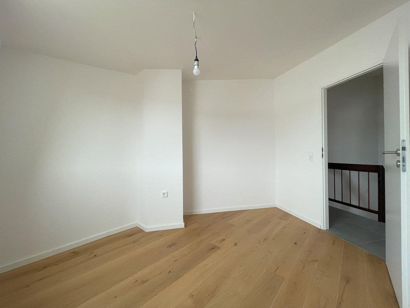 Prodej domu 132 m², pozemek 218 m², Unterschleißheim, Bavorsko Prodej domu 132 m², pozemek 218 m², Unterschleißheim, Bavorsko