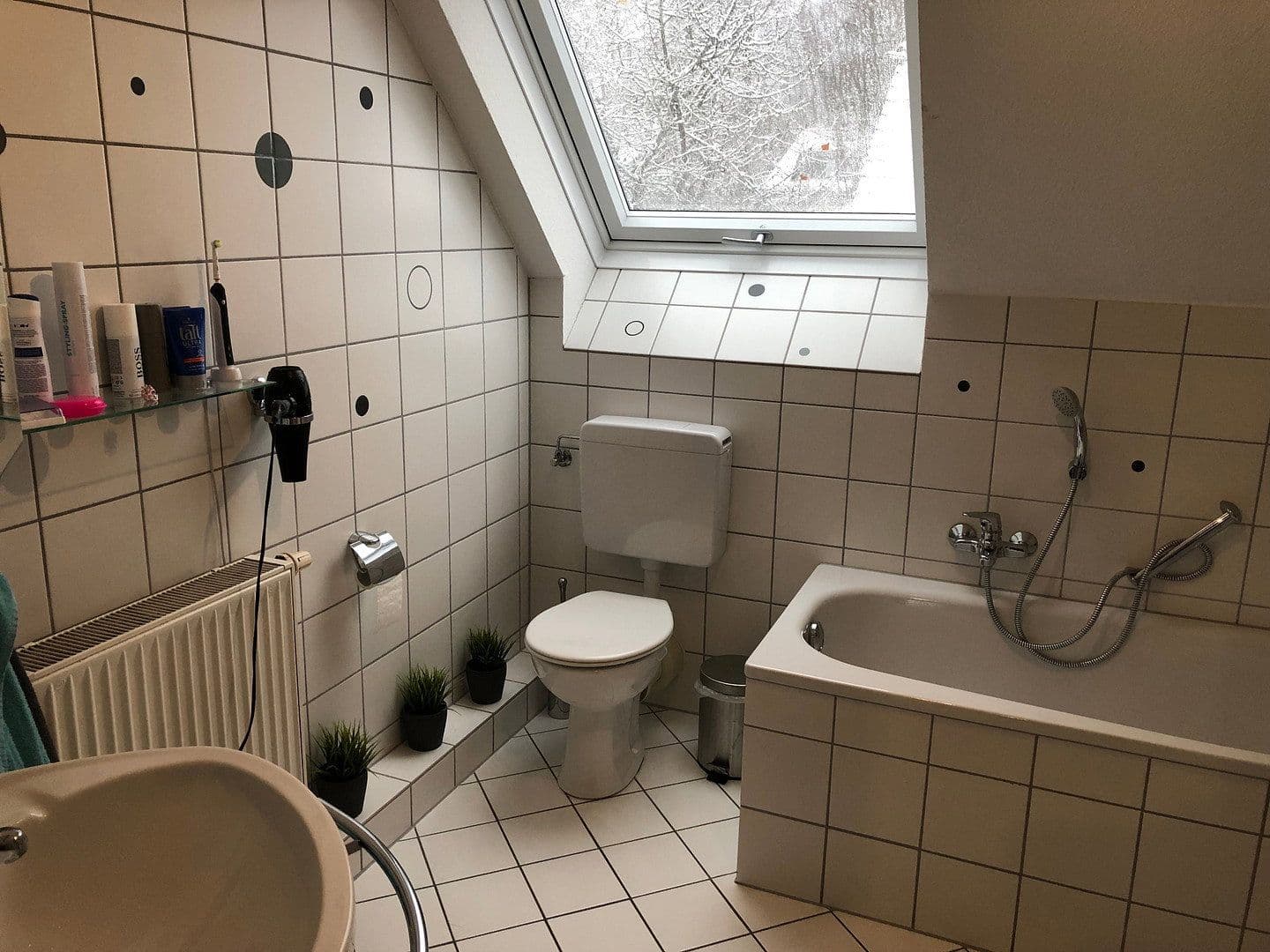 Pronájem bytu 3+1 82 m², Zitzenbachstrasse 47, Kreuztal, Severní Porýní-Vestfálsko Pronájem bytu 3+1 82 m², Zitzenbachstrasse 47, Kreuztal, Severní Porýní-Vestfálsko