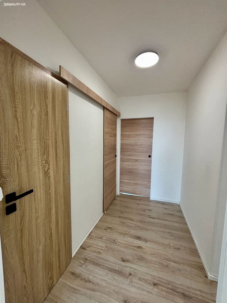 Pronájem bytu 3+1 72 m², Krynická, Praha, Praha Pronájem bytu 3+1 72 m², Krynická, Praha, Praha