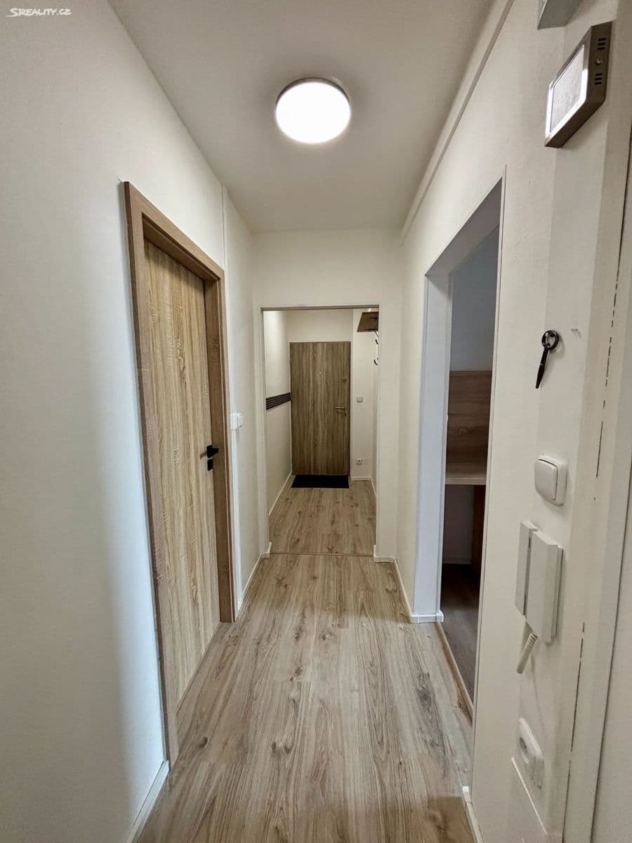 Pronájem bytu 3+1 72 m², Krynická, Praha, Praha Pronájem bytu 3+1 72 m², Krynická, Praha, Praha