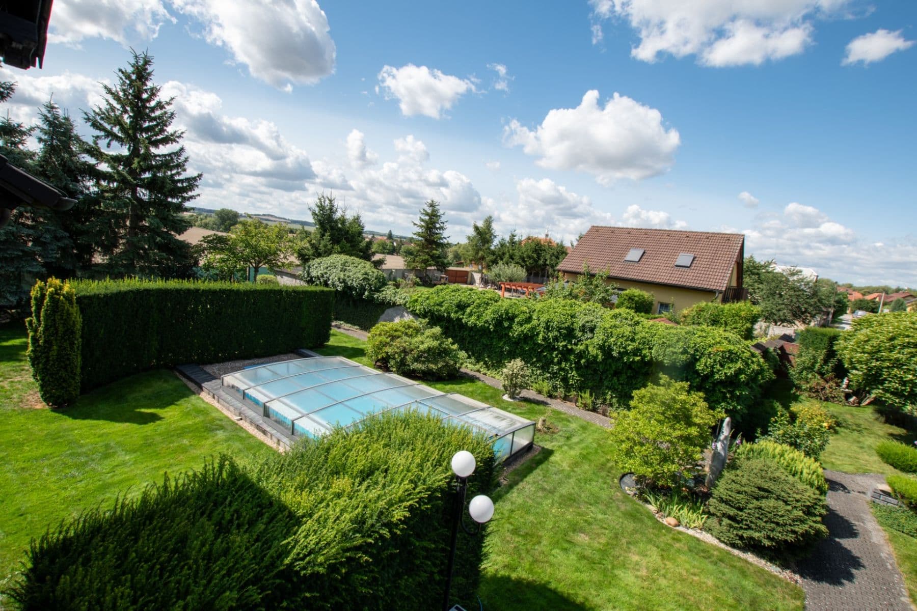 Prodej domu 600 m², pozemek 1.683 m², Tuklaty, Středočeský kraj Prodej domu 600 m², pozemek 1.683 m², Tuklaty, Středočeský kraj