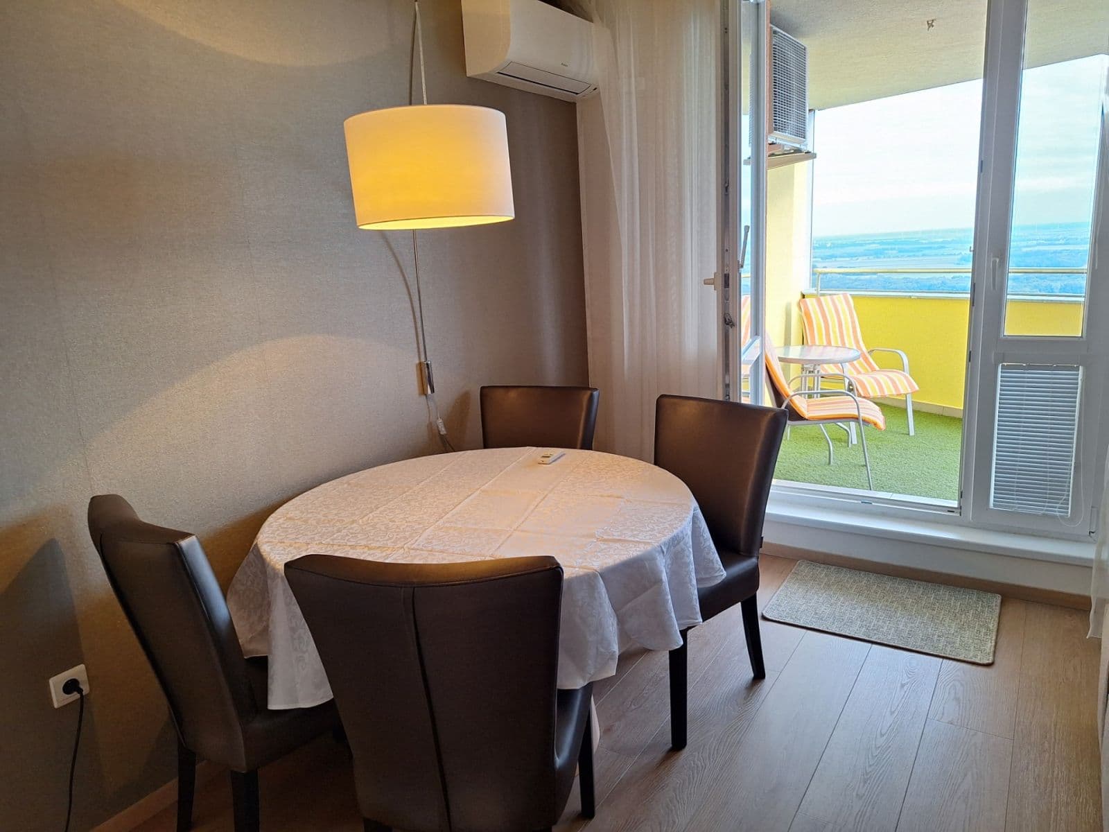 Pronájem bytu 2+1 72 m², Majerníkova, Karlova Ves, Bratislavský kraj Pronájem bytu 2+1 72 m², Majerníkova, Karlova Ves, Bratislavský kraj