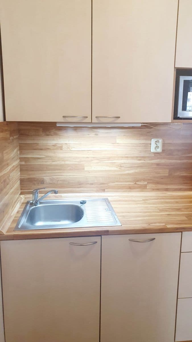 Pronájem bytu 2+kk 45 m², Nad Ohradou, Praha, Praha Pronájem bytu 2+kk 45 m², Nad Ohradou, Praha, Praha