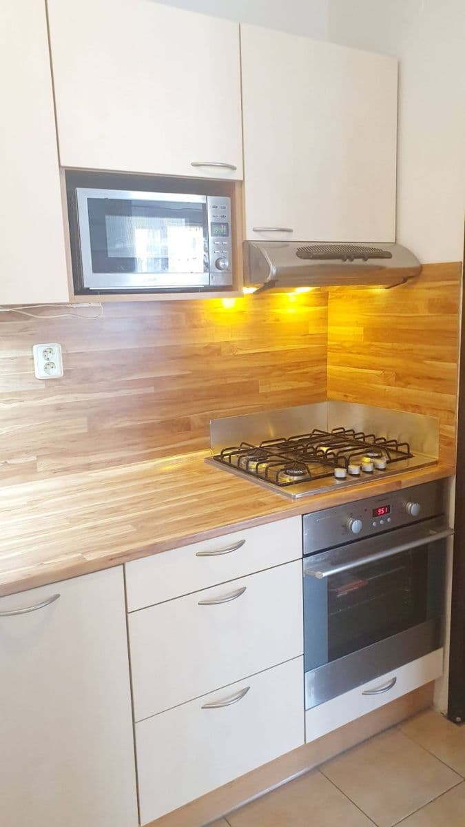 Pronájem bytu 2+kk 45 m², Nad Ohradou, Praha, Praha Pronájem bytu 2+kk 45 m², Nad Ohradou, Praha, Praha