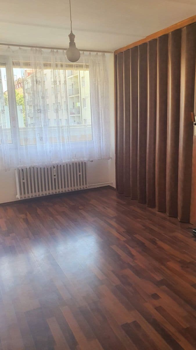 Pronájem bytu 2+kk 45 m², Nad Ohradou, Praha, Praha Pronájem bytu 2+kk 45 m², Nad Ohradou, Praha, Praha