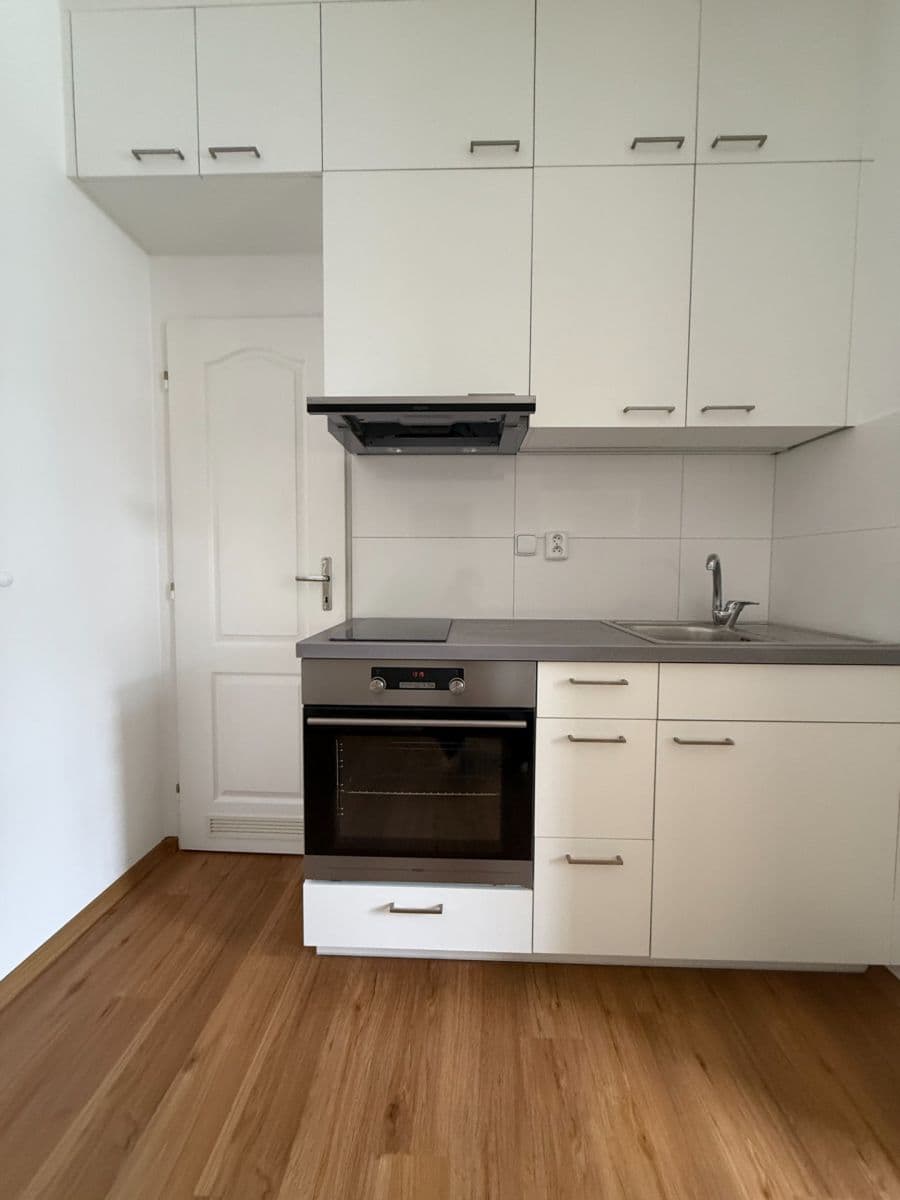 Pronájem nebytového prostoru 27 m², Vlhká, Brno, Jihomoravský kraj Pronájem nebytového prostoru 27 m², Vlhká, Brno, Jihomoravský kraj