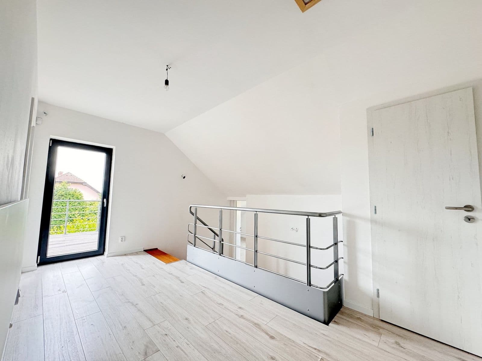 Pronájem bytu 3+1 119 m², Žitná, Šestajovice, Středočeský kraj Pronájem bytu 3+1 119 m², Žitná, Šestajovice, Středočeský kraj