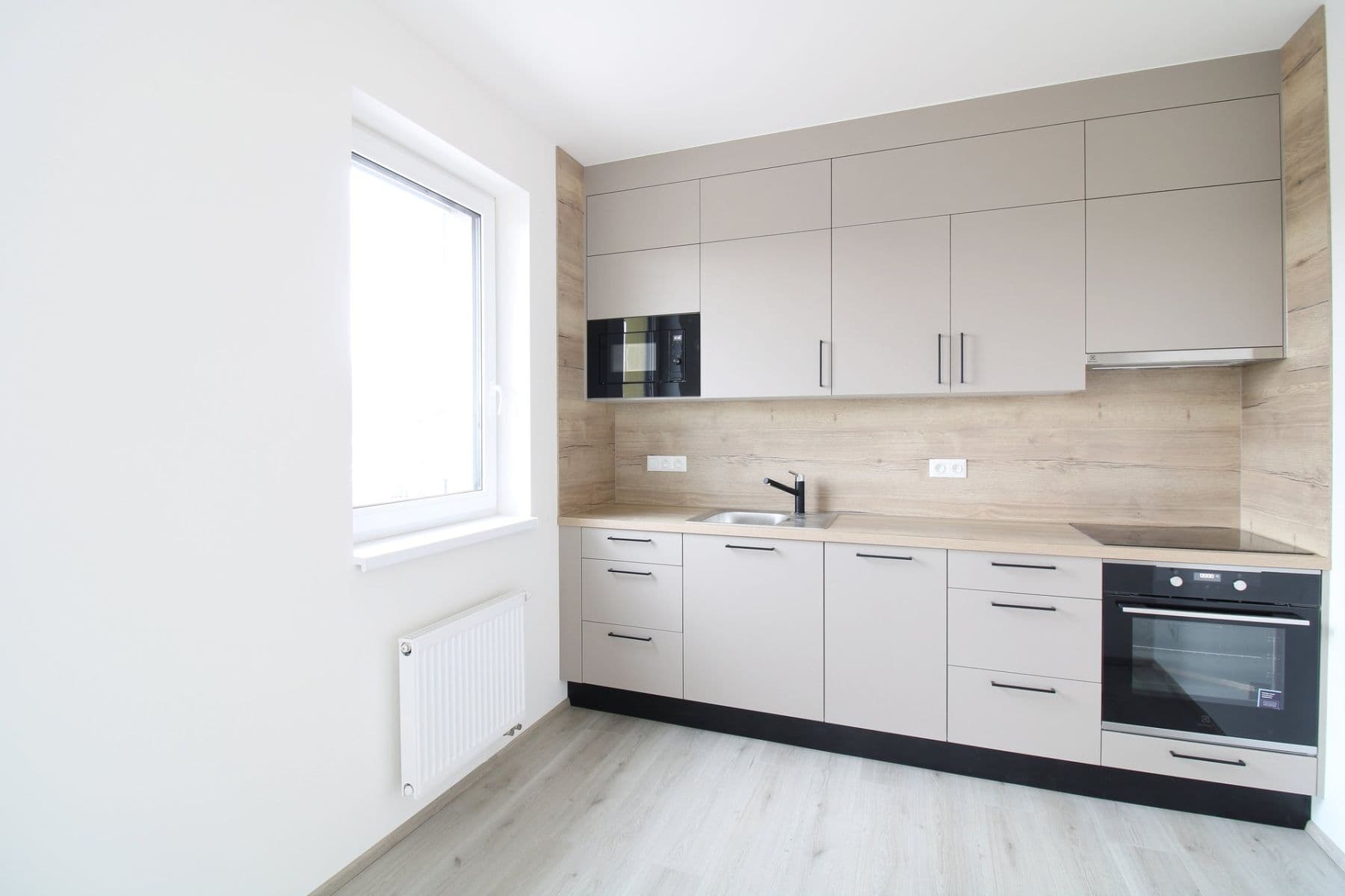 Pronájem bytu 2+kk 50 m², Štěpána Rautenstraucha, Kladno, Středočeský kraj Pronájem bytu 2+kk 50 m², Štěpána Rautenstraucha, Kladno, Středočeský kraj