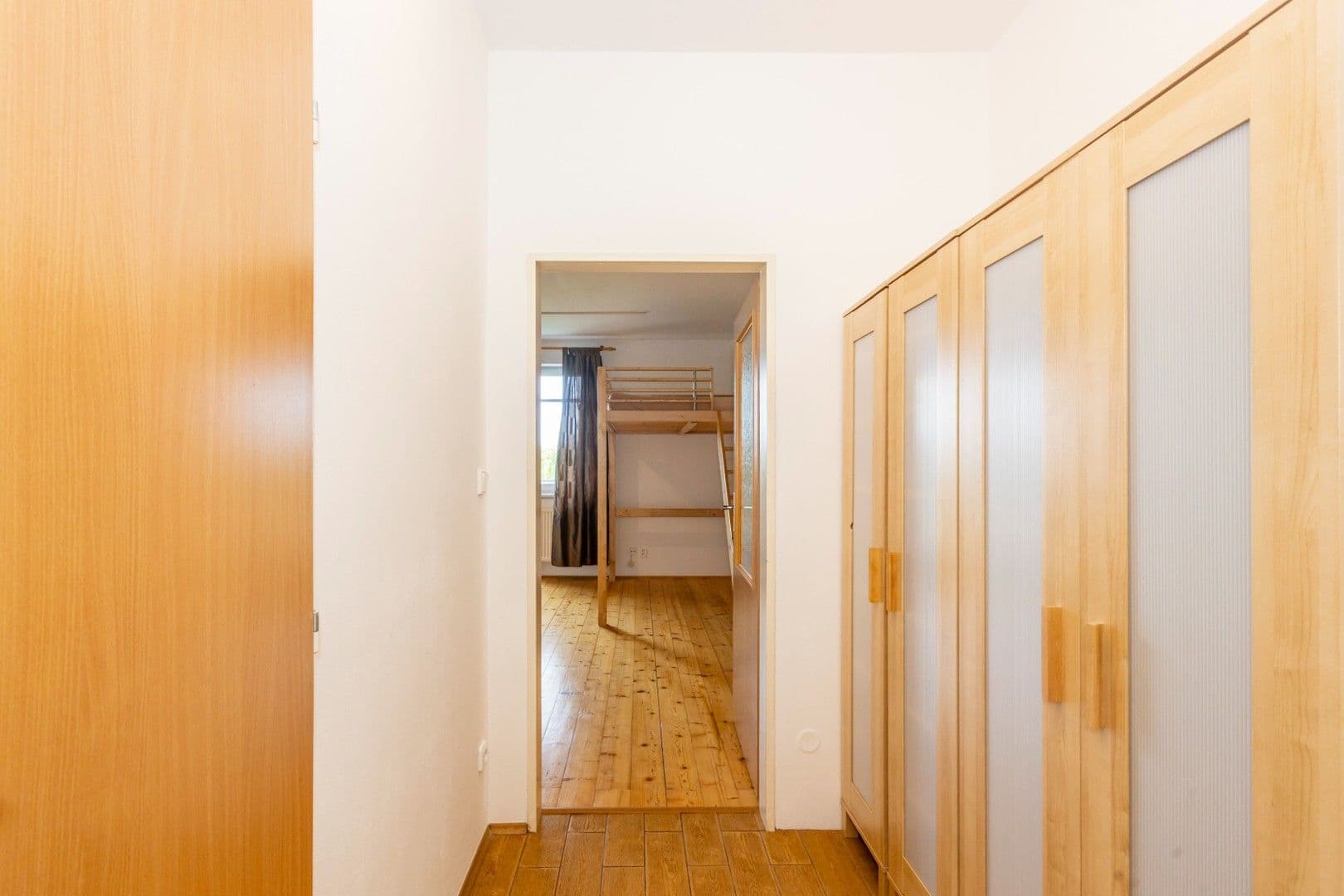 Pronájem bytu 1+kk 35 m², Najdrova, Roztoky, Středočeský kraj Pronájem bytu 1+kk 35 m², Najdrova, Roztoky, Středočeský kraj