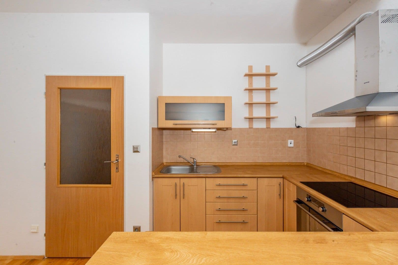 Pronájem bytu 1+kk 35 m², Najdrova, Roztoky, Středočeský kraj Pronájem bytu 1+kk 35 m², Najdrova, Roztoky, Středočeský kraj