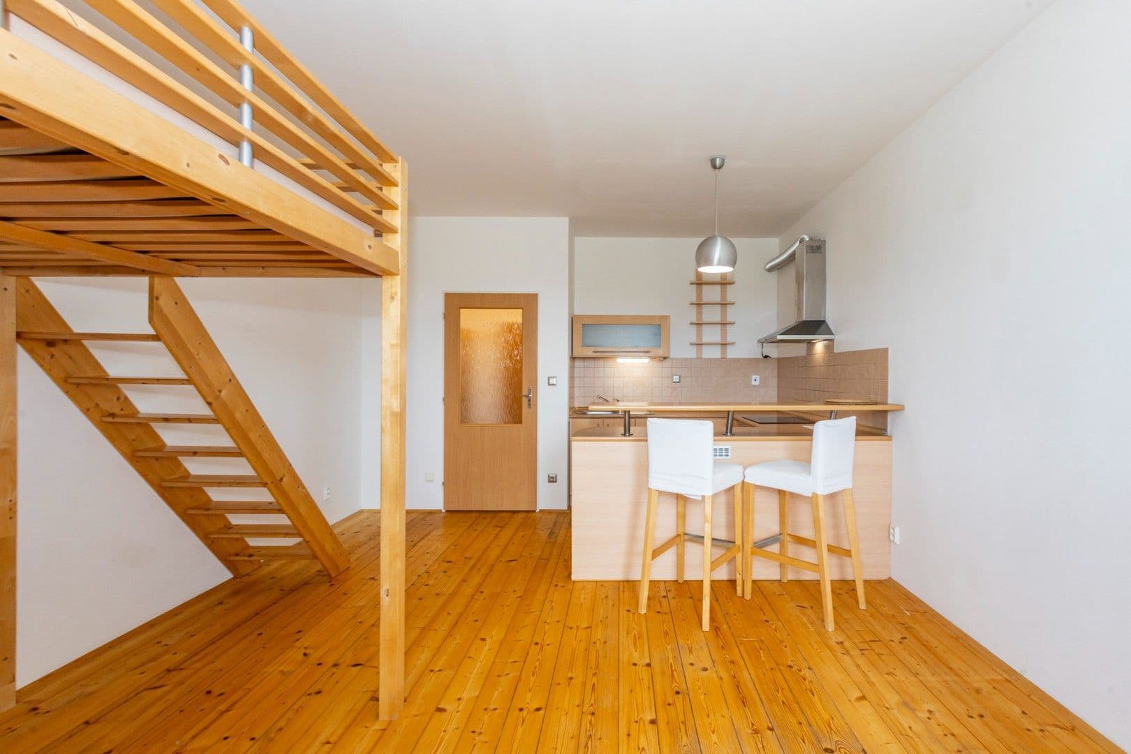 Pronájem bytu 1+kk 35 m², Najdrova, Roztoky, Středočeský kraj Pronájem bytu 1+kk 35 m², Najdrova, Roztoky, Středočeský kraj