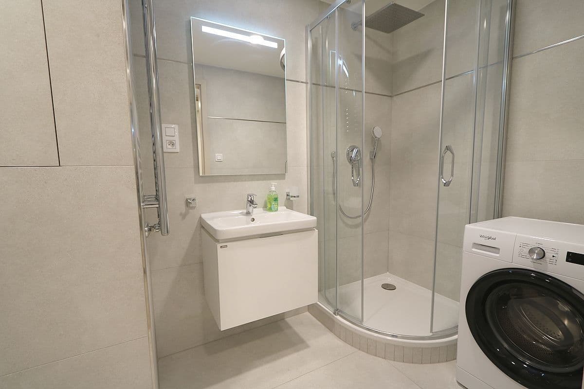 Pronájem bytu 1+kk 43 m², Šrámkové, Praha, Praha Pronájem bytu 1+kk 43 m², Šrámkové, Praha, Praha