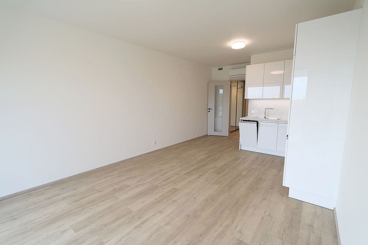 Pronájem bytu 1+kk 43 m², Šrámkové, Praha, Praha Pronájem bytu 1+kk 43 m², Šrámkové, Praha, Praha