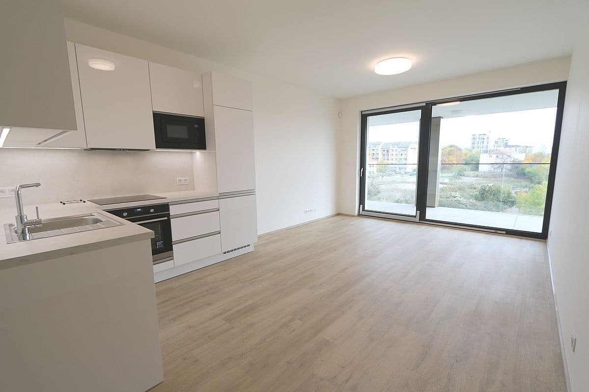 Pronájem bytu 1+kk 43 m², Šrámkové, Praha, Praha Pronájem bytu 1+kk 43 m², Šrámkové, Praha, Praha