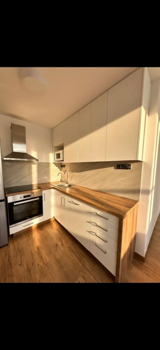 Prodej bytu 2+kk 40 m², Polská, Kladno, Středočeský kraj Prodej bytu 2+kk 40 m², Polská, Kladno, Středočeský kraj