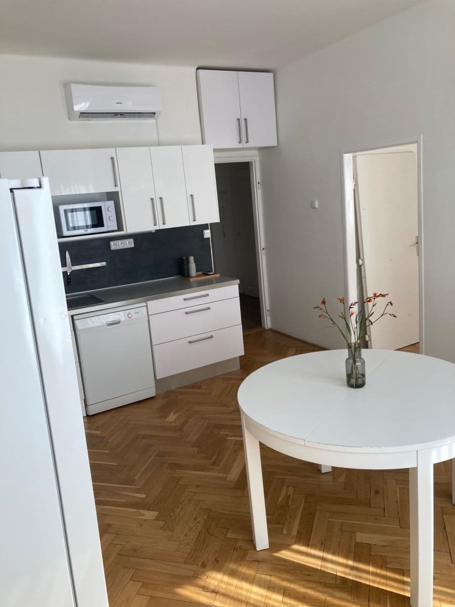 Pronájem bytu 3+kk 62 m², Pod Barvířkou, Praha, Praha Pronájem bytu 3+kk 62 m², Pod Barvířkou, Praha, Praha