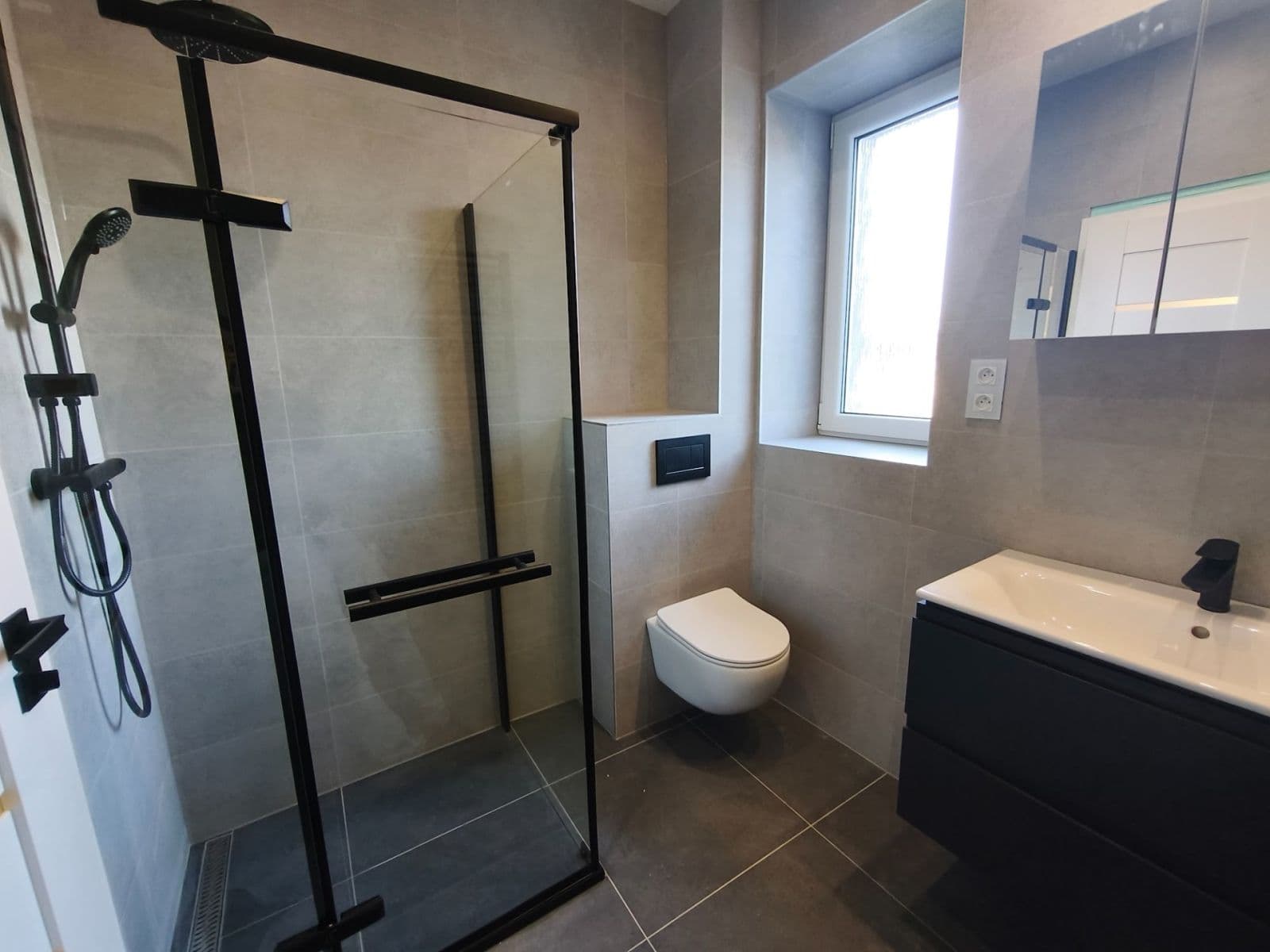 Pronájem bytu 3+kk 56 m², Hrdinů, Liberec, Liberecký kraj Pronájem bytu 3+kk 56 m², Hrdinů, Liberec, Liberecký kraj