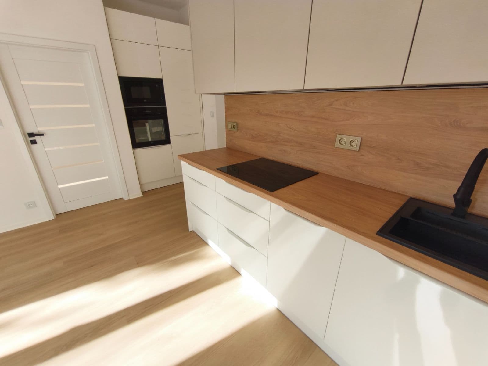 Pronájem bytu 3+kk 56 m², Hrdinů, Liberec, Liberecký kraj Pronájem bytu 3+kk 56 m², Hrdinů, Liberec, Liberecký kraj