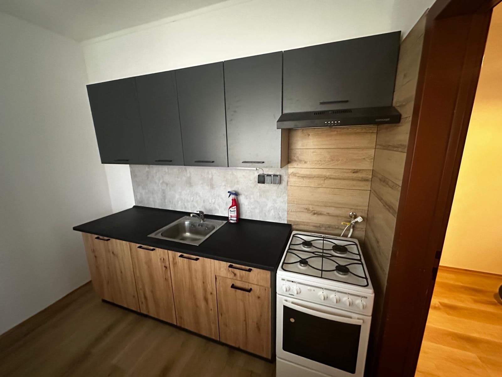 Pronájem bytu 3+1 80 m², 17. listopadu, Kopřivnice, Moravskoslezský kraj Pronájem bytu 3+1 80 m², 17. listopadu, Kopřivnice, Moravskoslezský kraj
