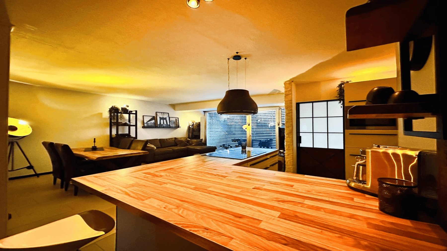 Pronájem bytu 2+1 65 m², Köln, Severní Porýní-Vestfálsko Pronájem bytu 2+1 65 m², Köln, Severní Porýní-Vestfálsko