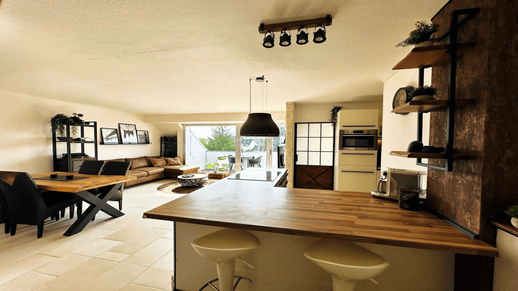 Pronájem bytu 2+1 65 m², Köln, Severní Porýní-Vestfálsko Pronájem bytu 2+1 65 m², Köln, Severní Porýní-Vestfálsko