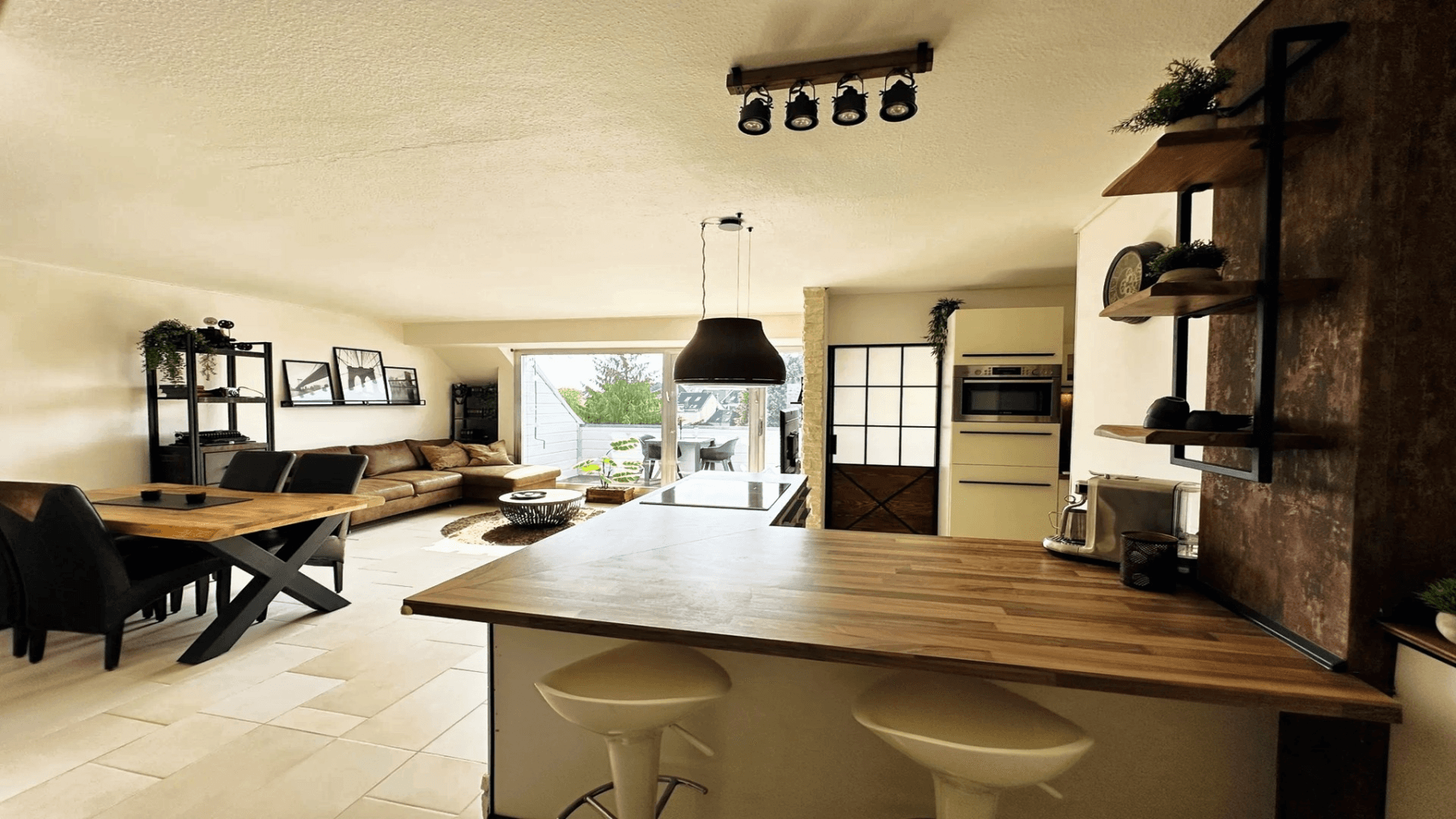 Pronájem bytu 2+1 65 m², Köln, Severní Porýní-Vestfálsko Pronájem bytu 2+1 65 m², Köln, Severní Porýní-Vestfálsko