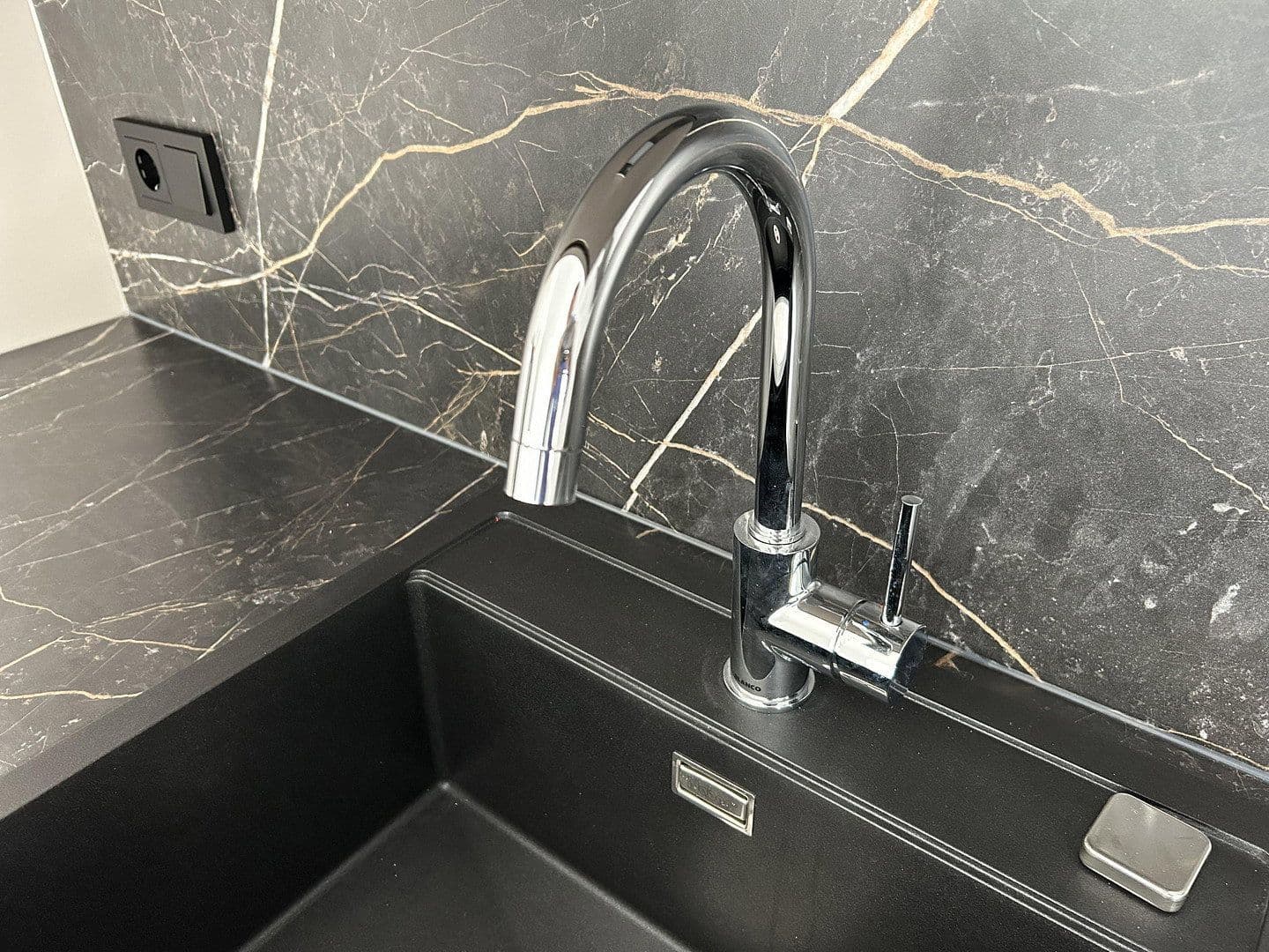 Pronájem bytu 3+1 108 m², Scheckertstrasse 2, Zell am Main, Bavorsko Pronájem bytu 3+1 108 m², Scheckertstrasse 2, Zell am Main, Bavorsko