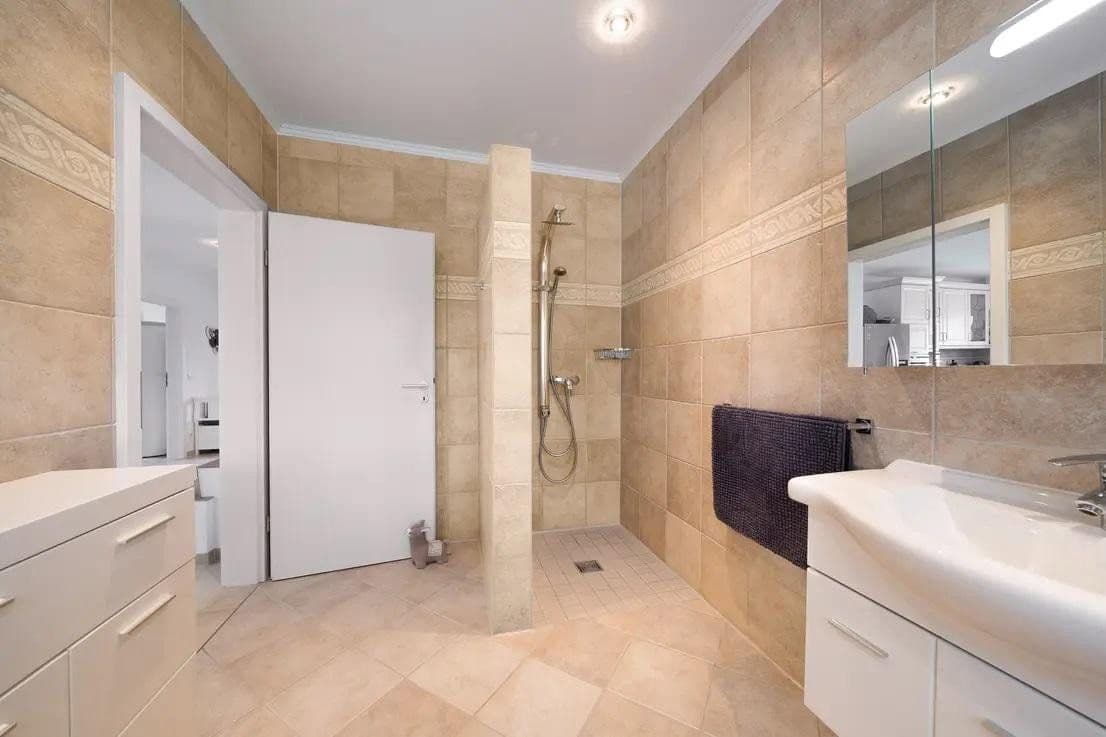 Prodej domu 238 m², pozemek 1.165 m², Neustadt in Holstein, Šlesvicko-Holštýnsko Prodej domu 238 m², pozemek 1.165 m², Neustadt in Holstein, Šlesvicko-Holštýnsko