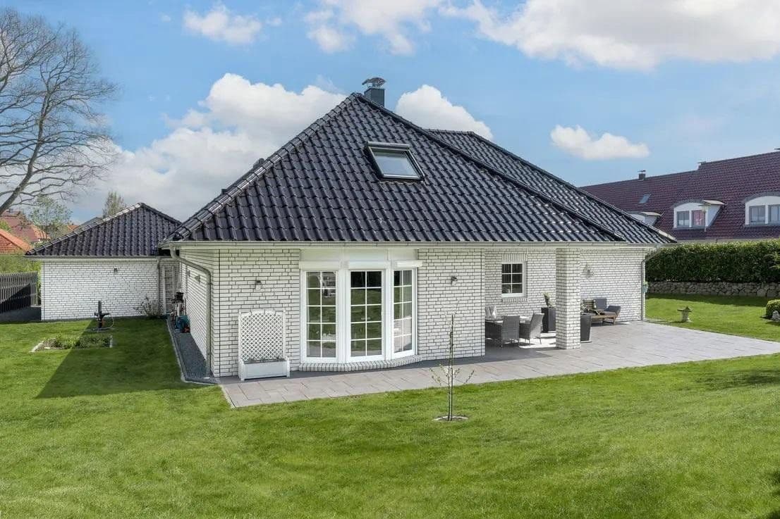Prodej domu 238 m², pozemek 1.165 m², Neustadt in Holstein, Šlesvicko-Holštýnsko Prodej domu 238 m², pozemek 1.165 m², Neustadt in Holstein, Šlesvicko-Holštýnsko