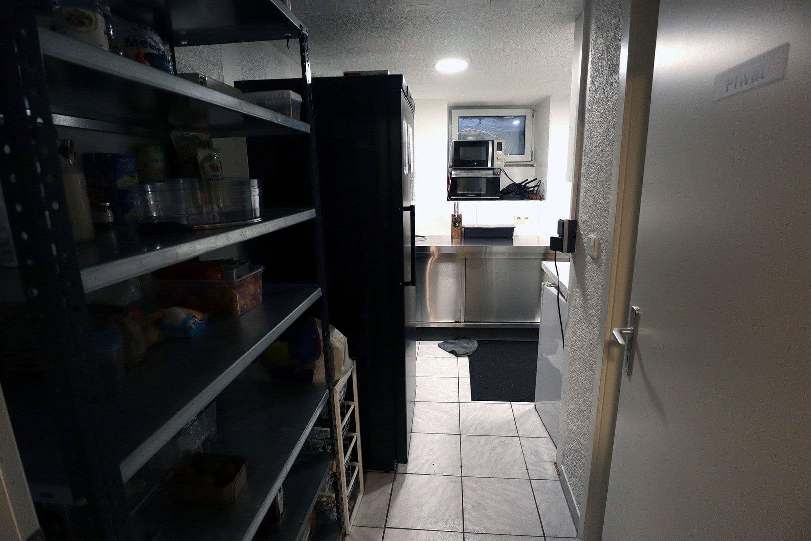 Prodej nebytového prostoru 140 m², Frankfurt, Hessen Prodej nebytového prostoru 140 m², Frankfurt, Hessen