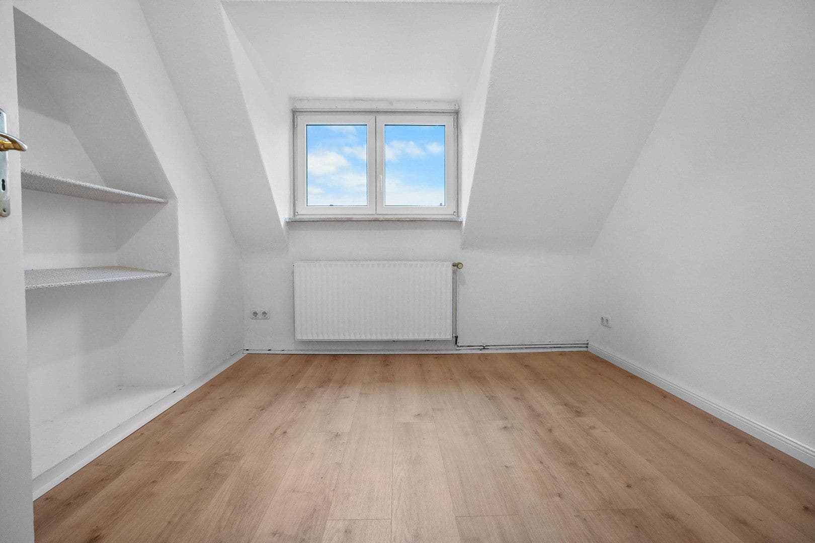 Pronájem bytu 3+1 56 m², Waßmannstraße 9, Hannover, Dolní Sasko Pronájem bytu 3+1 56 m², Waßmannstraße 9, Hannover, Dolní Sasko