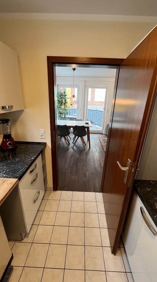 Pronájem bytu 3+1 54 m², Im Lerchenrain 6, Stuttgart, Bádensko-Württembersko Pronájem bytu 3+1 54 m², Im Lerchenrain 6, Stuttgart, Bádensko-Württembersko