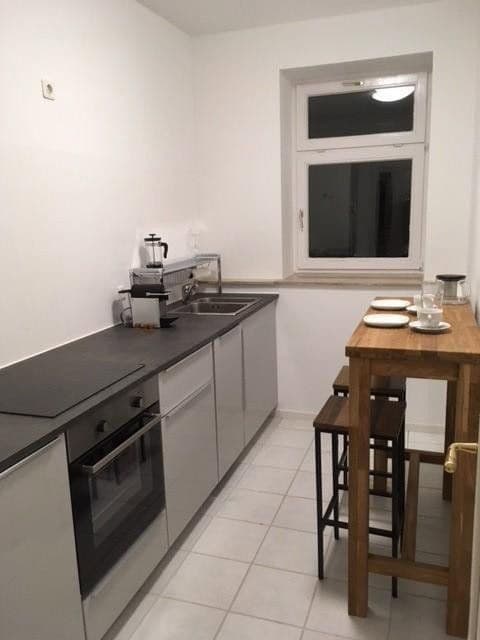 Pronájem bytu 2+1 55 m², Helmholtzstr. 21, Leipzig, Sasko Pronájem bytu 2+1 55 m², Helmholtzstr. 21, Leipzig, Sasko