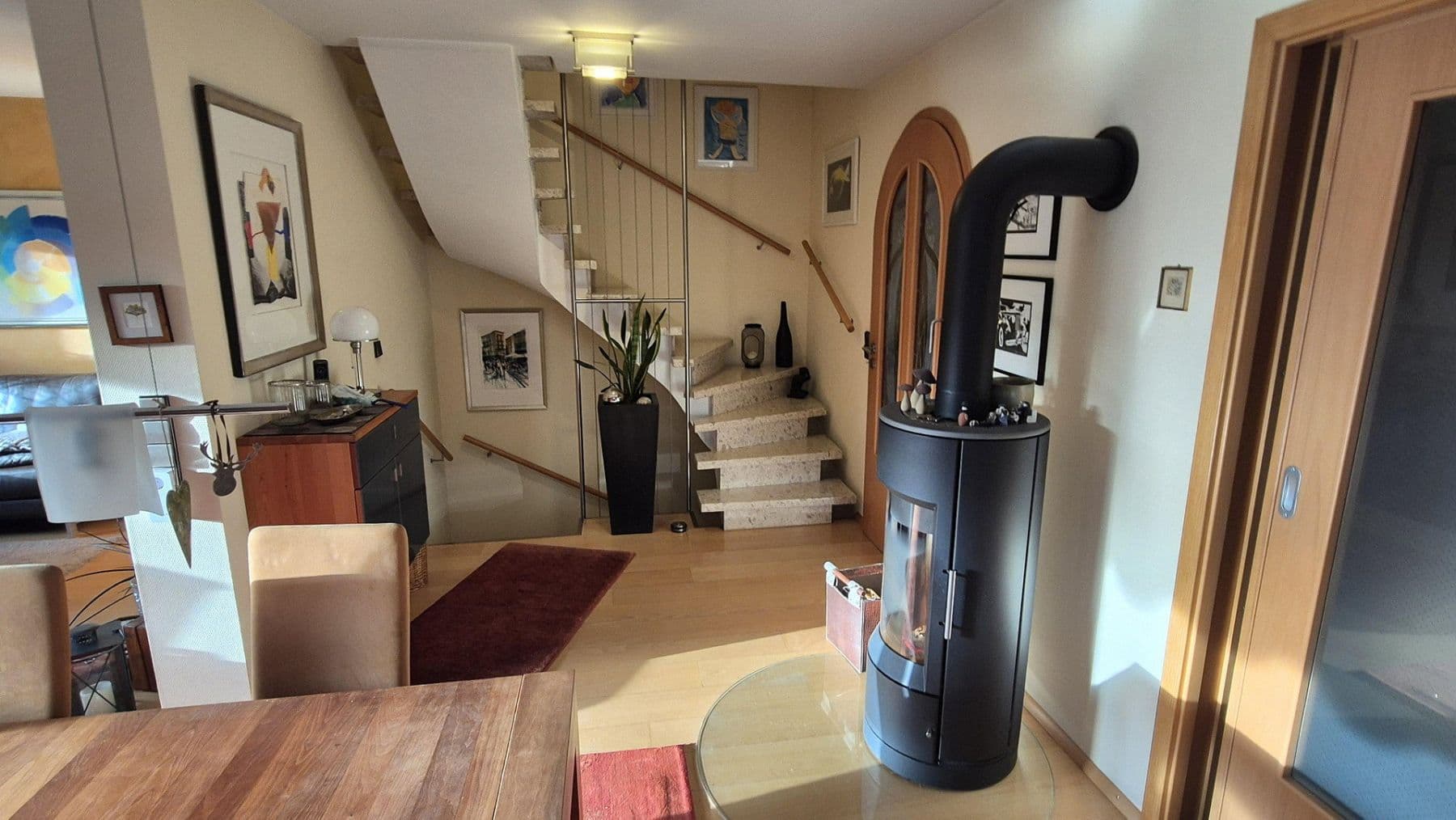 Prodej domu 131 m², pozemek 334 m², Tübinger Str. 25/2, Weil im Schönbuch, Bádensko-Württembersko Prodej domu 131 m², pozemek 334 m², Tübinger Str. 25/2, Weil im Schönbuch, Bádensko-Württembersko