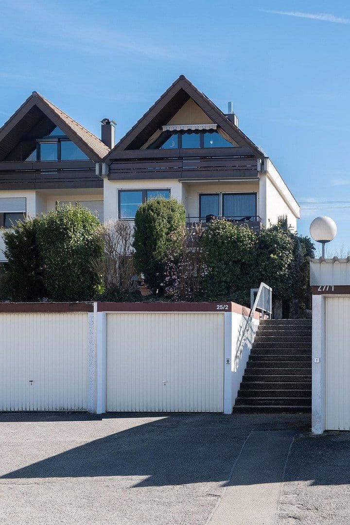 Prodej domu 131 m², pozemek 334 m², Tübinger Str. 25/2, Weil im Schönbuch, Bádensko-Württembersko Prodej domu 131 m², pozemek 334 m², Tübinger Str. 25/2, Weil im Schönbuch, Bádensko-Württembersko