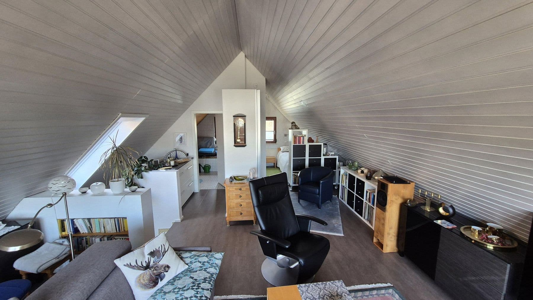 Prodej domu 131 m², pozemek 334 m², Tübinger Str. 25/2, Weil im Schönbuch, Bádensko-Württembersko Prodej domu 131 m², pozemek 334 m², Tübinger Str. 25/2, Weil im Schönbuch, Bádensko-Württembersko