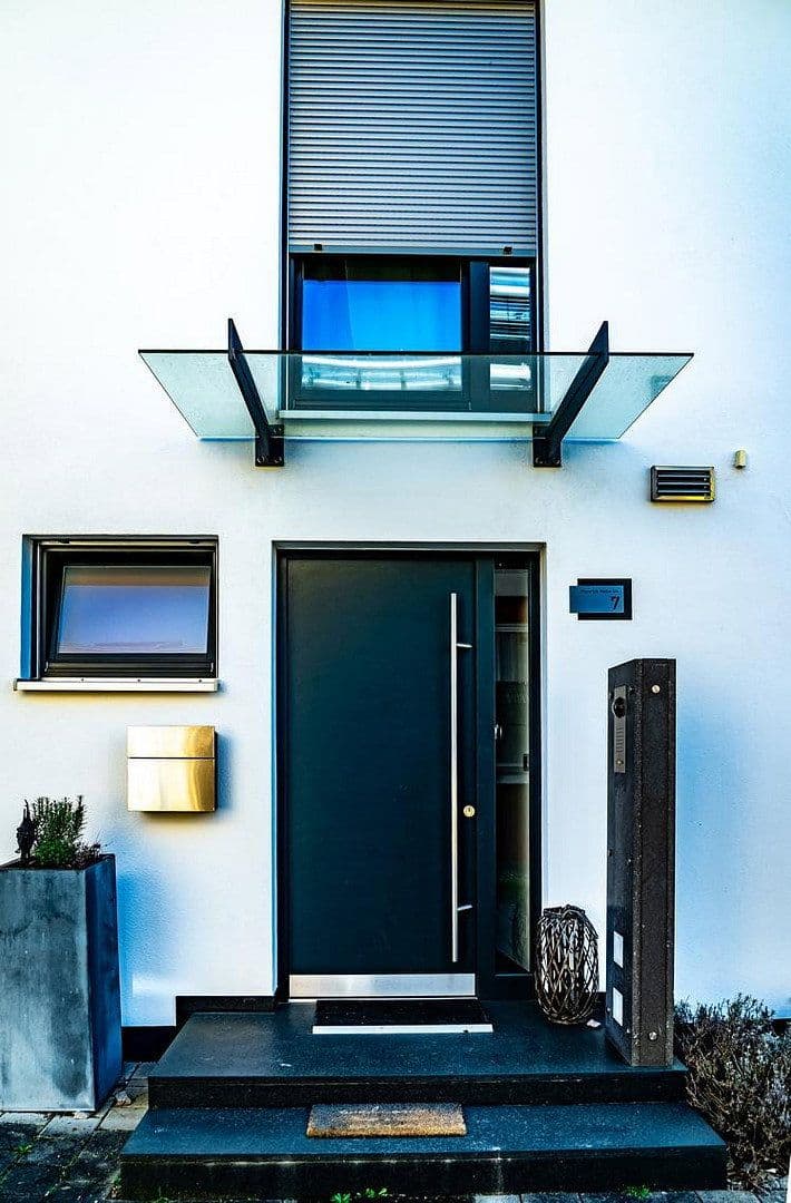 Prodej domu 176 m², pozemek 370 m², Bühl, Bádensko-Württembersko Prodej domu 176 m², pozemek 370 m², Bühl, Bádensko-Württembersko