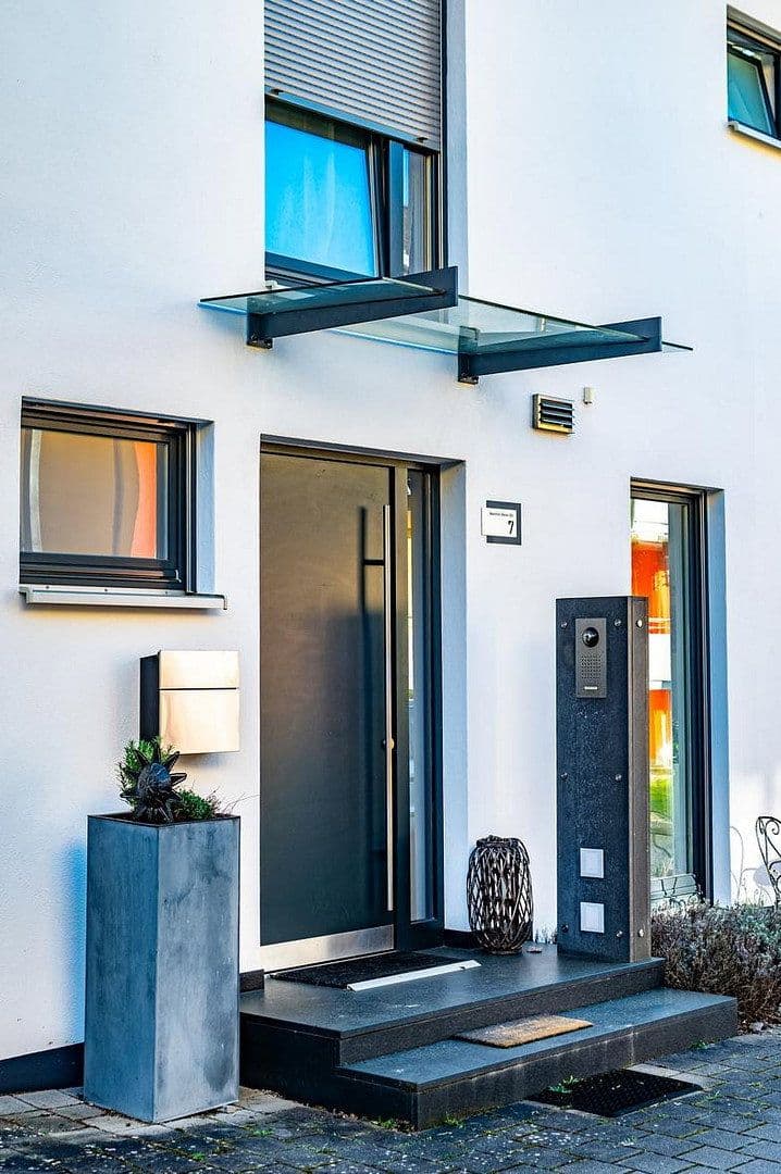 Prodej domu 176 m², pozemek 370 m², Bühl, Bádensko-Württembersko Prodej domu 176 m², pozemek 370 m², Bühl, Bádensko-Württembersko