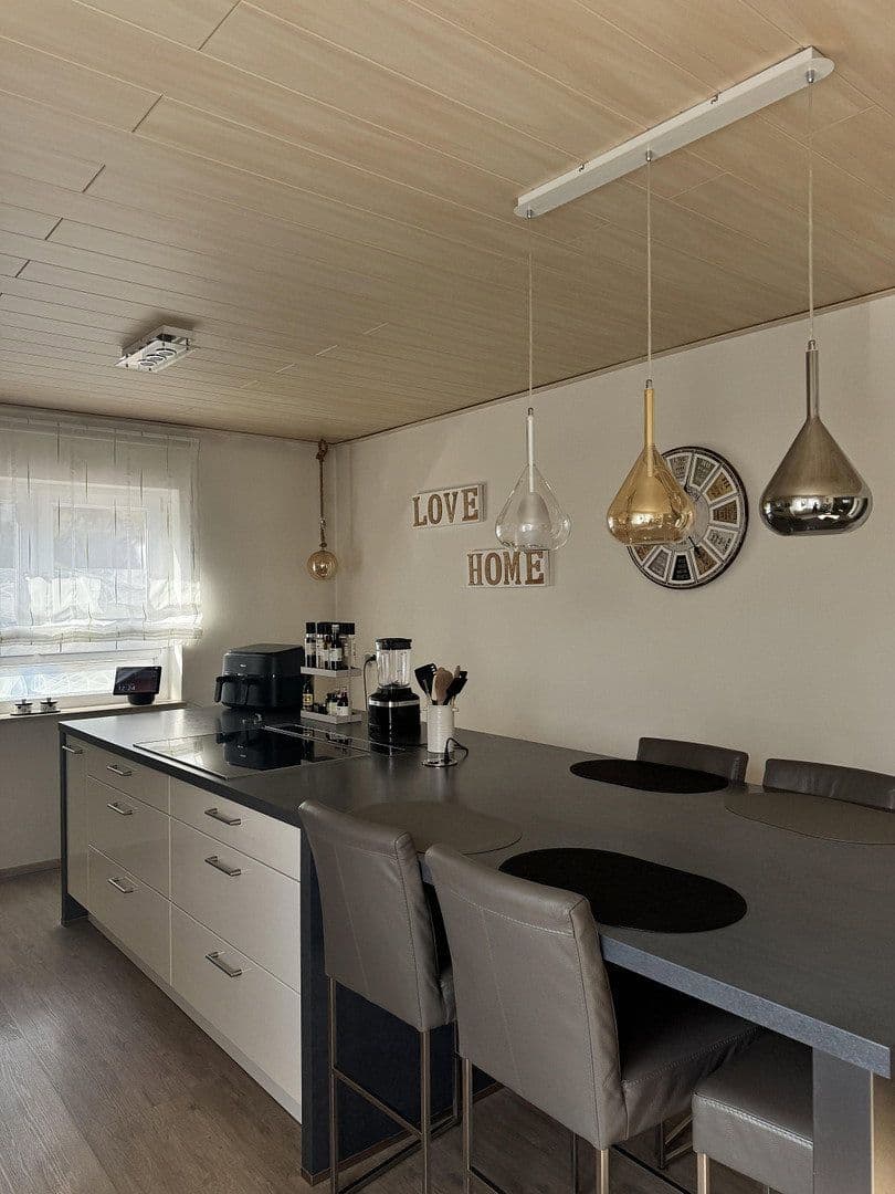 Prodej domu 458 m², pozemek 678 m², Ritter-Stephan-von-Mörlheim-Straße 2, Eußerthal, Porýní-Falc Prodej domu 458 m², pozemek 678 m², Ritter-Stephan-von-Mörlheim-Straße 2, Eußerthal, Porýní-Falc