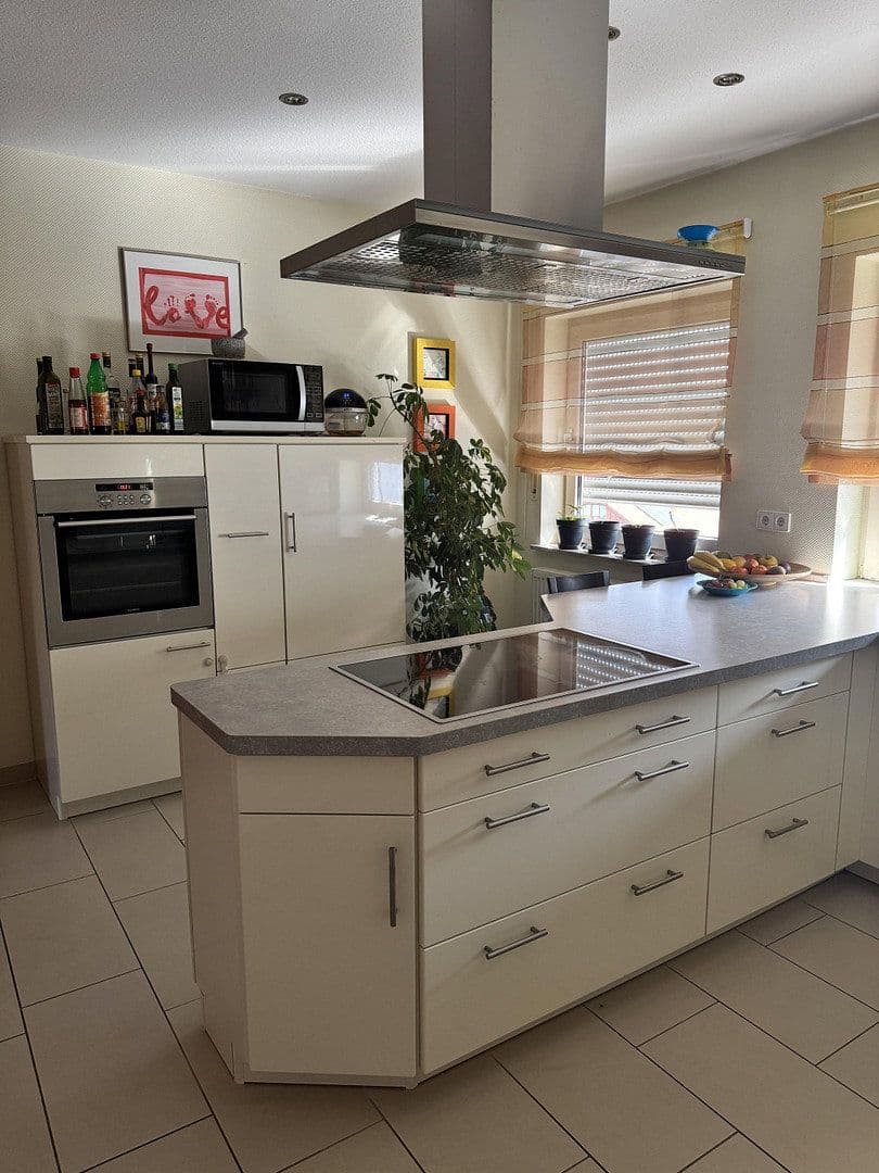 Prodej domu 458 m², pozemek 678 m², Ritter-Stephan-von-Mörlheim-Straße 2, Eußerthal, Porýní-Falc Prodej domu 458 m², pozemek 678 m², Ritter-Stephan-von-Mörlheim-Straße 2, Eußerthal, Porýní-Falc