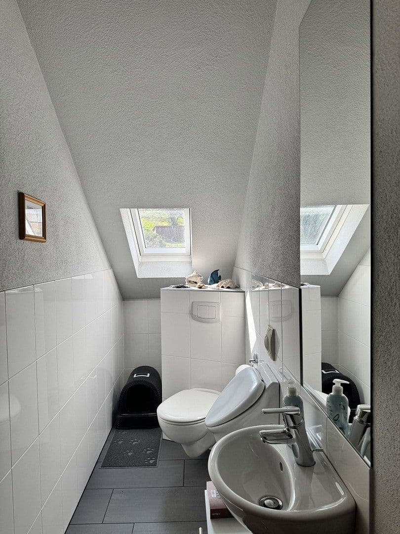 Prodej domu 458 m², pozemek 678 m², Ritter-Stephan-von-Mörlheim-Straße 2, Eußerthal, Porýní-Falc Prodej domu 458 m², pozemek 678 m², Ritter-Stephan-von-Mörlheim-Straße 2, Eußerthal, Porýní-Falc