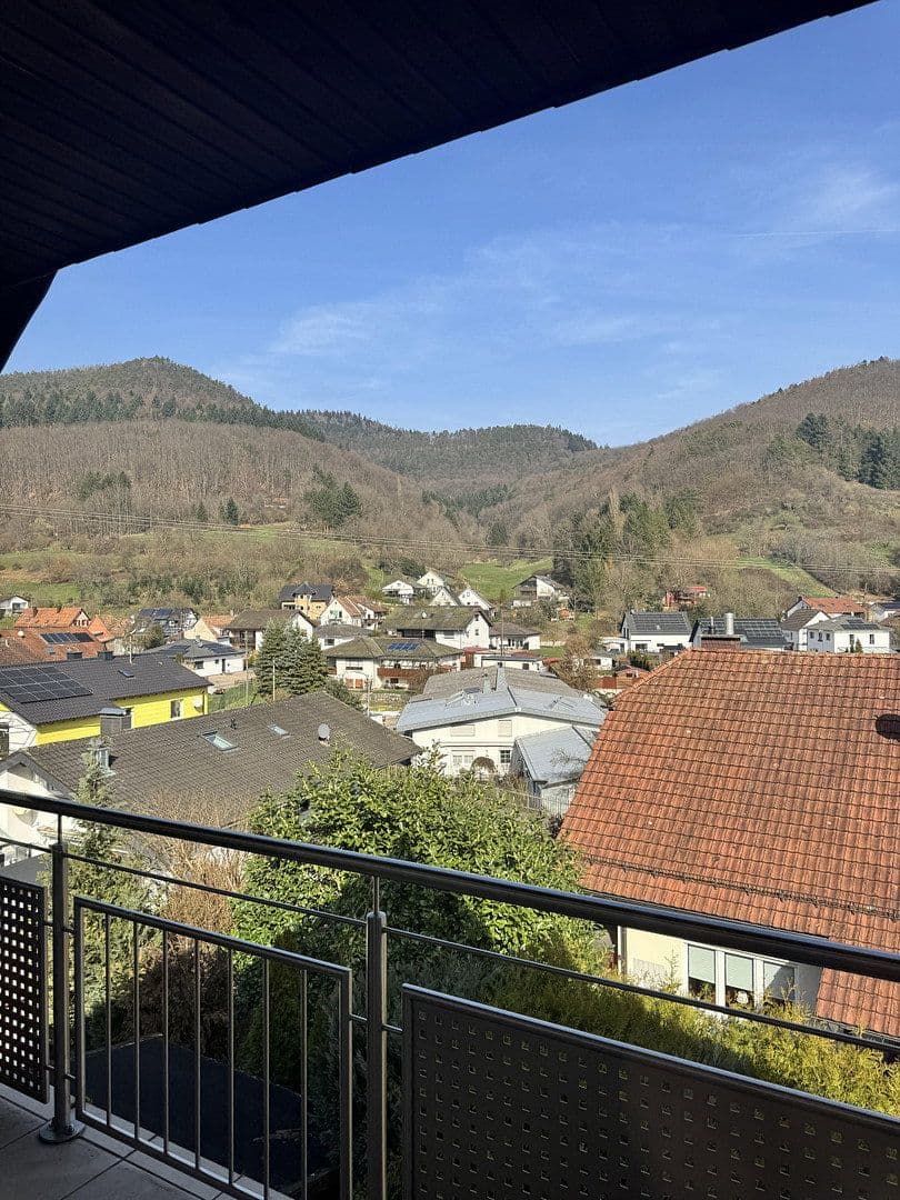 Prodej domu 458 m², pozemek 678 m², Ritter-Stephan-von-Mörlheim-Straße 2, Eußerthal, Porýní-Falc Prodej domu 458 m², pozemek 678 m², Ritter-Stephan-von-Mörlheim-Straße 2, Eußerthal, Porýní-Falc
