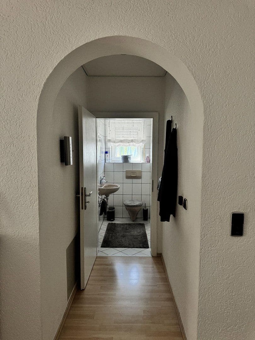 Prodej domu 458 m², pozemek 678 m², Ritter-Stephan-von-Mörlheim-Straße 2, Eußerthal, Porýní-Falc Prodej domu 458 m², pozemek 678 m², Ritter-Stephan-von-Mörlheim-Straße 2, Eußerthal, Porýní-Falc