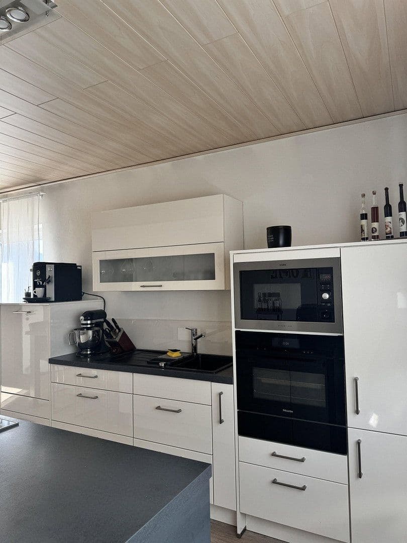 Prodej domu 458 m², pozemek 678 m², Ritter-Stephan-von-Mörlheim-Straße 2, Eußerthal, Porýní-Falc Prodej domu 458 m², pozemek 678 m², Ritter-Stephan-von-Mörlheim-Straße 2, Eußerthal, Porýní-Falc