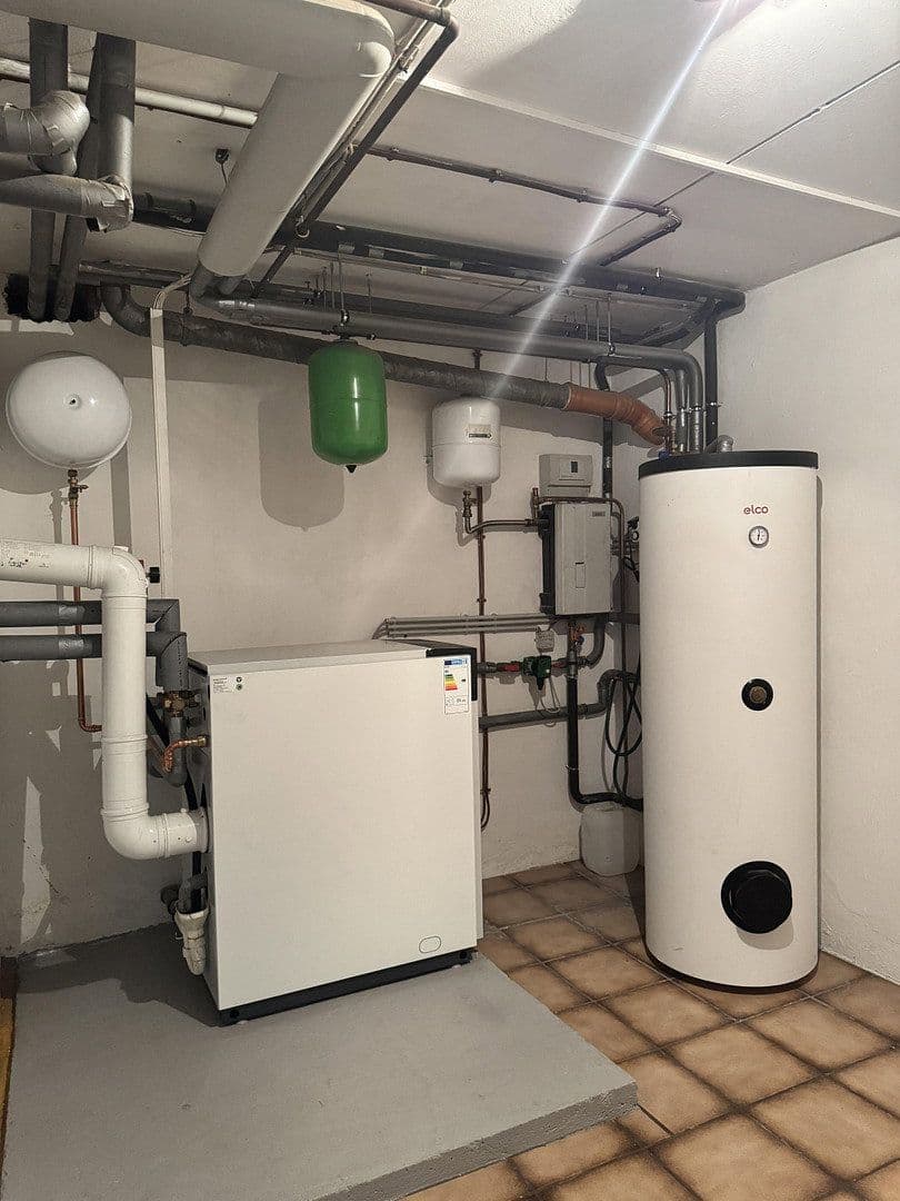 Prodej domu 458 m², pozemek 678 m², Ritter-Stephan-von-Mörlheim-Straße 2, Eußerthal, Porýní-Falc Prodej domu 458 m², pozemek 678 m², Ritter-Stephan-von-Mörlheim-Straße 2, Eußerthal, Porýní-Falc