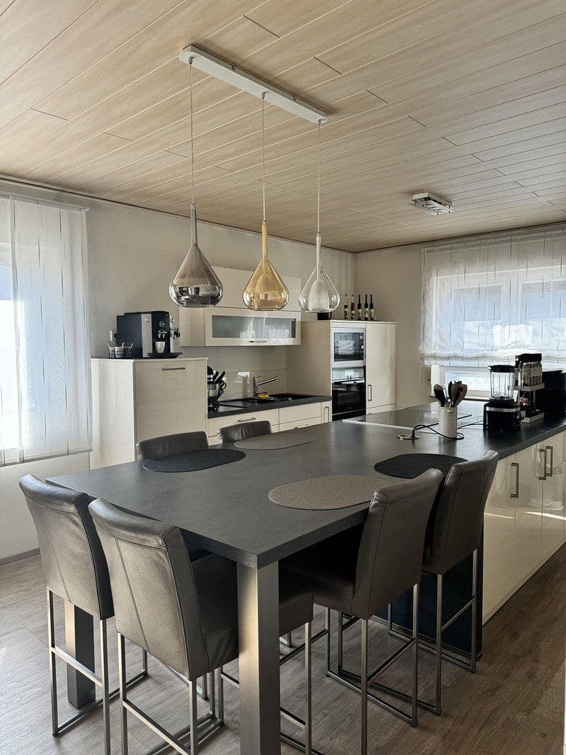 Prodej domu 458 m², pozemek 678 m², Ritter-Stephan-von-Mörlheim-Straße 2, Eußerthal, Porýní-Falc Prodej domu 458 m², pozemek 678 m², Ritter-Stephan-von-Mörlheim-Straße 2, Eußerthal, Porýní-Falc