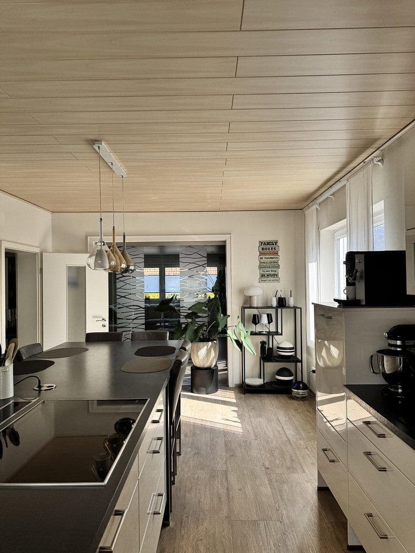 Prodej domu 458 m², pozemek 678 m², Ritter-Stephan-von-Mörlheim-Straße 2, Eußerthal, Porýní-Falc Prodej domu 458 m², pozemek 678 m², Ritter-Stephan-von-Mörlheim-Straße 2, Eußerthal, Porýní-Falc