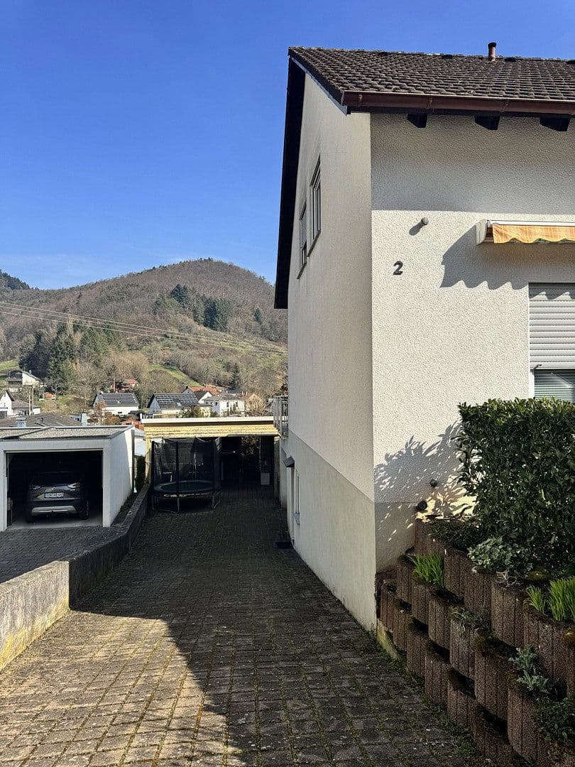 Prodej domu 458 m², pozemek 678 m², Ritter-Stephan-von-Mörlheim-Straße 2, Eußerthal, Porýní-Falc Prodej domu 458 m², pozemek 678 m², Ritter-Stephan-von-Mörlheim-Straße 2, Eußerthal, Porýní-Falc