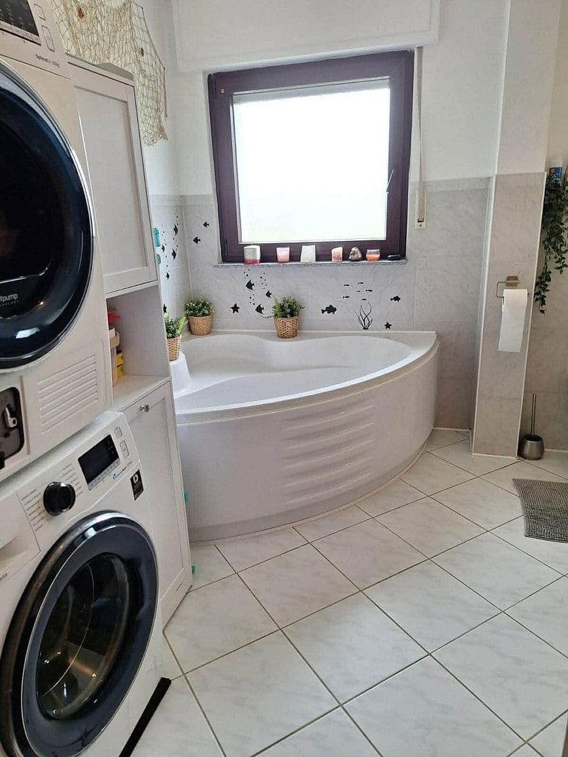 Pronájem bytu 4+1 98 m², Sprockhövel, Severní Porýní-Vestfálsko Pronájem bytu 4+1 98 m², Sprockhövel, Severní Porýní-Vestfálsko