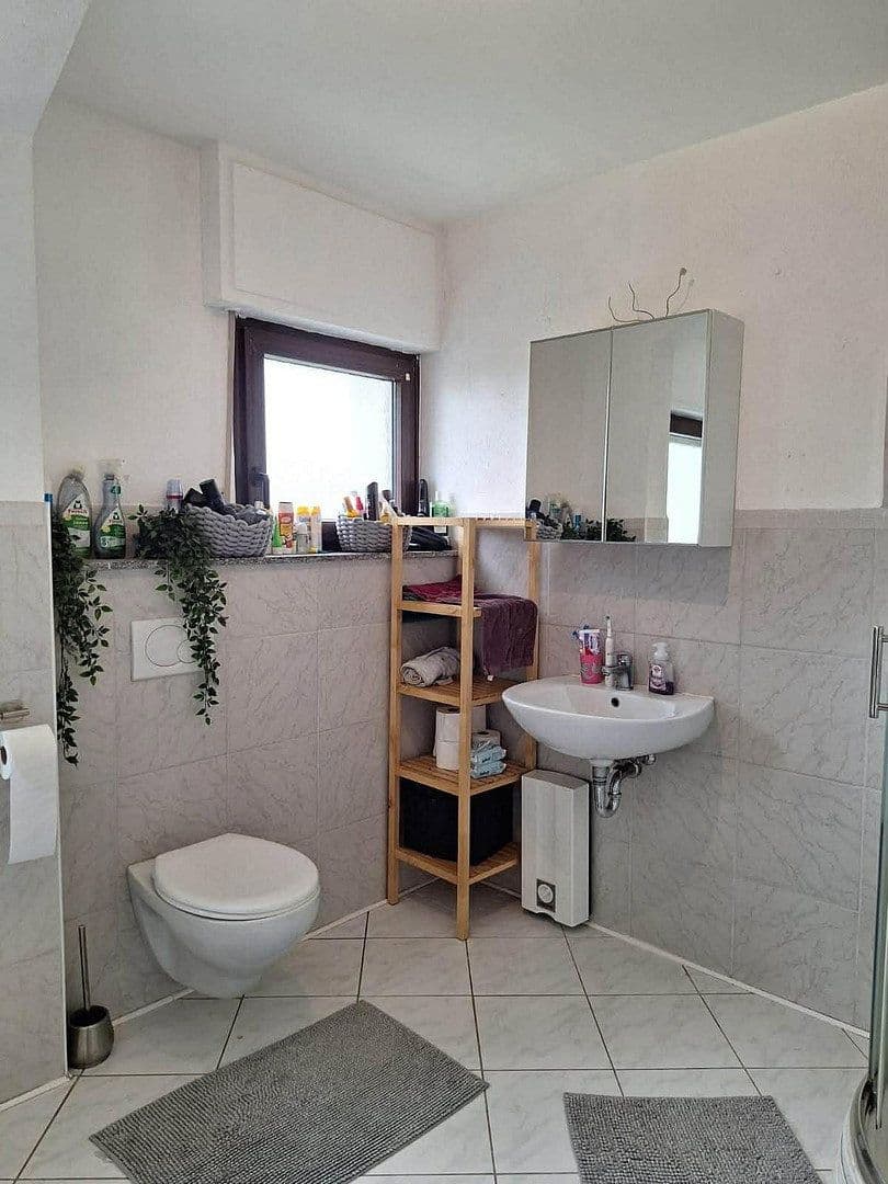 Pronájem bytu 4+1 98 m², Sprockhövel, Severní Porýní-Vestfálsko Pronájem bytu 4+1 98 m², Sprockhövel, Severní Porýní-Vestfálsko